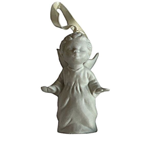 3 Christmas Angels and a 1 Swan - Picture 3 of 4